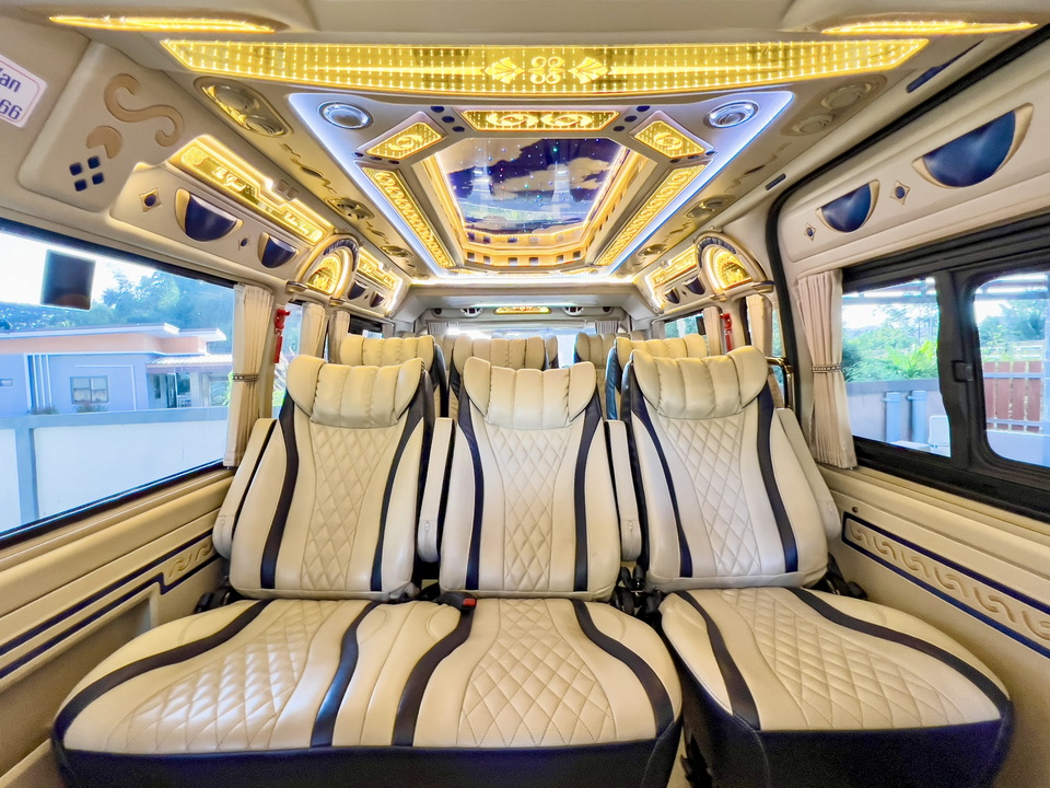 รถตู้เลย