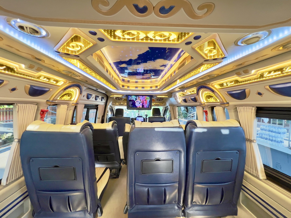 รถตู้เลย